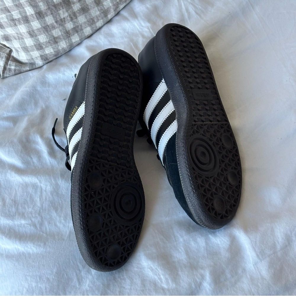 Black Sambas - Picture 3 of 3